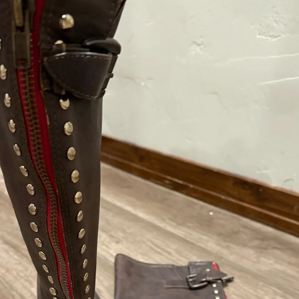 Brown Leather Knee-High Boots - Picture 3 of 4